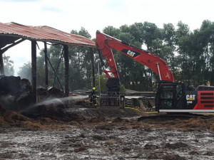 Na Strakonicku hořel sklad. Škoda přesahuje dva miliony korun