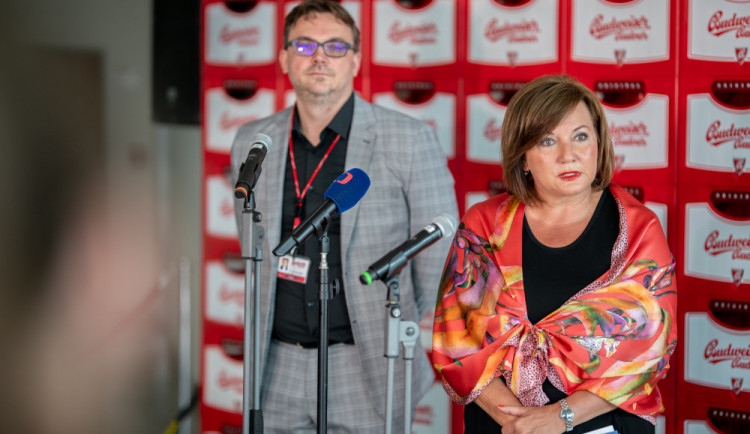 Ředitel Budvaru Petr Dvořák spolu s ministryní  financí Alenou Schillerovou