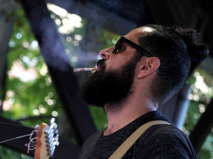 Smutný Karel zaplnil prostor u Slavie. Zatáhl nás zpátky do divokých šedesátek