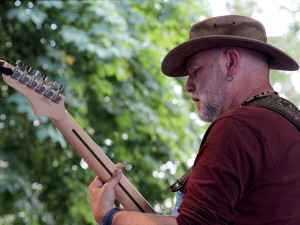 Smutný Karel zaplnil prostor u Slavie. Zatáhl nás zpátky do divokých šedesátek