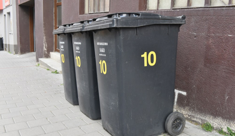 Brňané mohou nově vyhazovat použitý kuchyňský olej do klasické popelnice