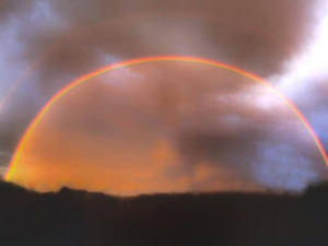 Nebeská show nad jihem Čech. Duhu jste zachytili na mnoha místech