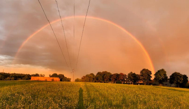 Nebeská show nad jihem Čech. Duhu jste zachytili na mnoha místech