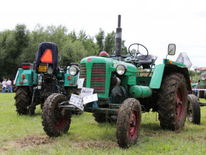 FOTO: Burácejícím traktorům fandily v Dráchově stovky lidí