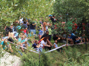 Burácejícím traktorům fandily v Dráchově stovky lidí