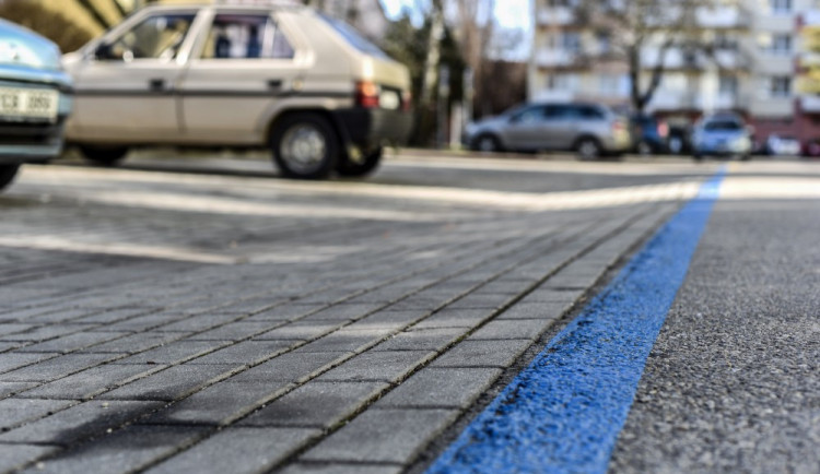 Kampaň k parkovacím zónám zajistí pro město dopravní podnik. Vyjde na více než půl milionu korun