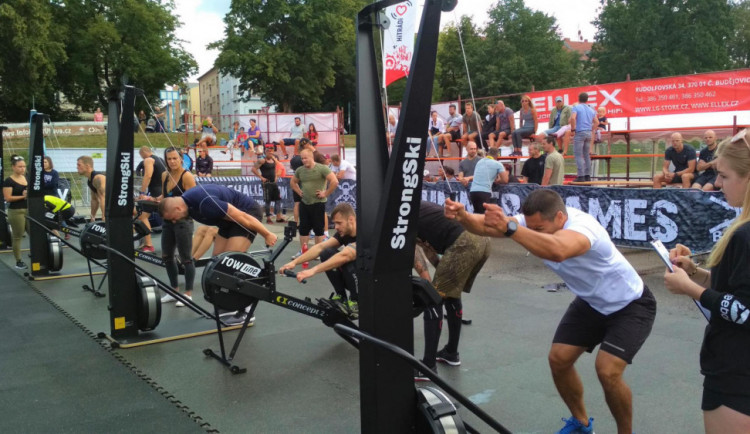 Městská policie poměřila své síly s ochrankou prezidenta i armádou