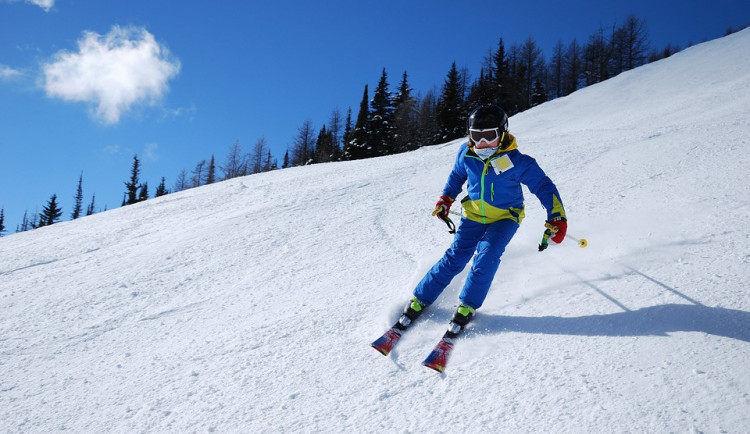 Jihočeský kraj opět přispěje žákům na lyžařské kurzy. O peníze mohou školy žádat od půlky září
