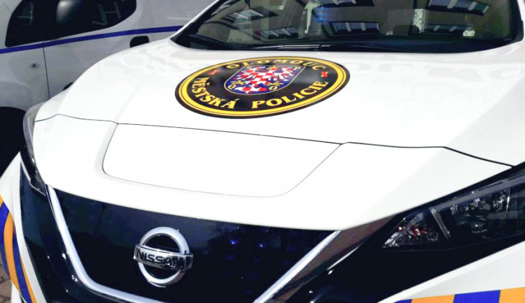 Mladíci se poprali třikrát během jedné hodiny. Jeden má vyražený zub, druhý zlomený nos