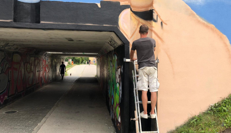Podchod na Máji oživí street art. Promění se v obří foťák