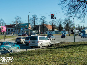 V pátek začne rekonstrukce křižovatky na Dlouhé louce, dopravu bude řídit policie