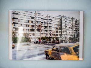 Průstřel žebra i oběšenec za ranního úsvitu, policie vystavuje fotky z místa činu