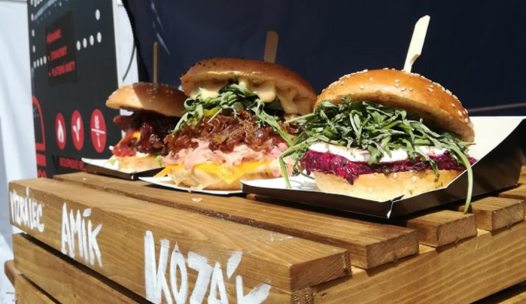 Do Vaňkovky se vrací Burger Street Festival. Z každého burgeru půjde koruna na dobročinné účely