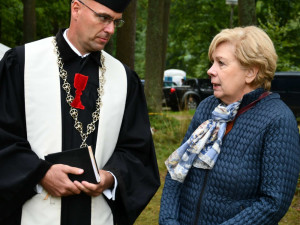 Biskup Tonzar poděkoval za péči o areál Památníku Jana Žižky. Hejtmanka Stráská odmítla přepisování našich dějin