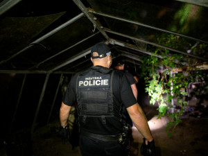 Noční návštěva squatu a opilec, který měl co dělat sám se sebou