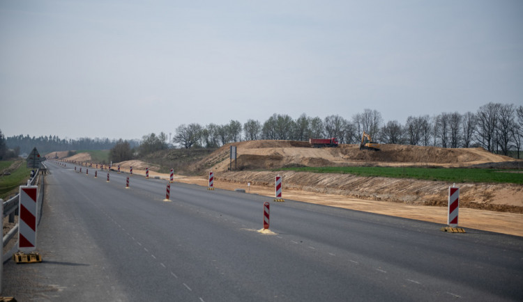 Silničáři zprovoznili dalších 50 metrů dálnice, dostavbu blokovala žaloba majitele pozemku