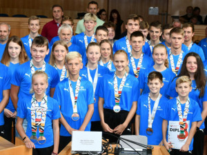 Náměstci hejtmanky poblahopřáli jihočeským sportovcům za devátou letní olympiádu dětí a mládeže