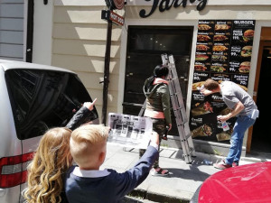 Oblíbený hot dog můžete ochutnat v novém fast foodu Parky's