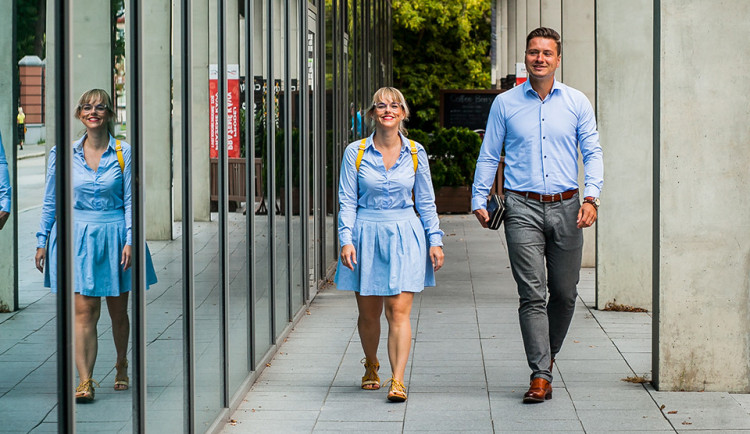 Společně světem financí, Jindřich Hrdý a jeho životní i pracovní partnerka Zdeňka.