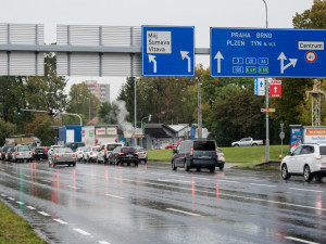 Rekonstrukce na Dlouhé louce prodloužila zelenou, důvodem je navýšení kapacity