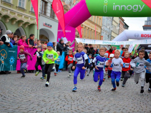 Night Run a Avon běh finišují, běží do Českých Budějovic