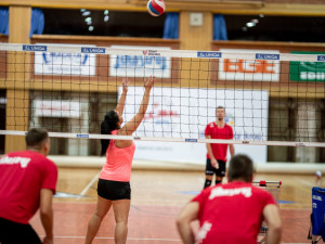 Den s hráči Jihostroje: Palba míčů ve 115 kilometrové rychlosti a „africké podmínky“