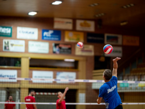 Den s hráči Jihostroje: Palba míčů ve 115 kilometrové rychlosti a „africké podmínky“