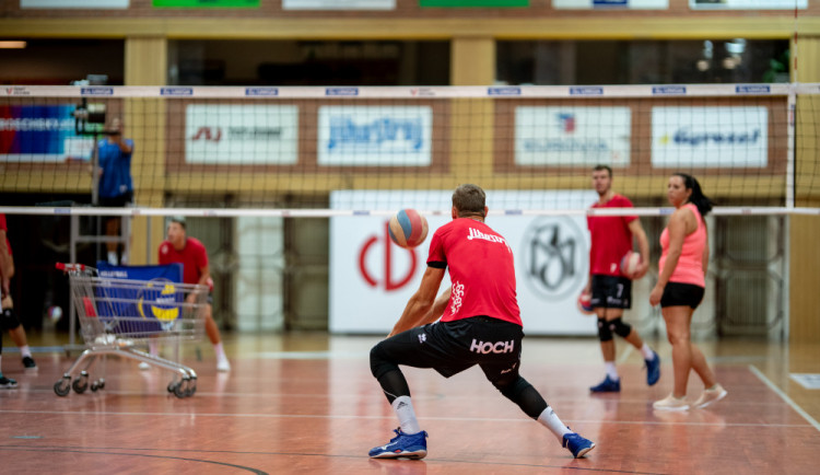 Den s hráči Jihostroje: Palba míčů ve 115 kilometrové rychlosti a „africké podmínky“