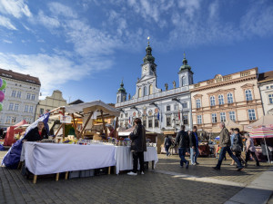 Na náměstí startují tradiční trhy, chybět nebudou řemeslníci