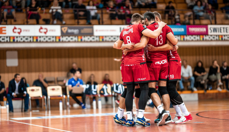 FOTO: Jihostroj získal tři body do tabulky z domácí palubovky