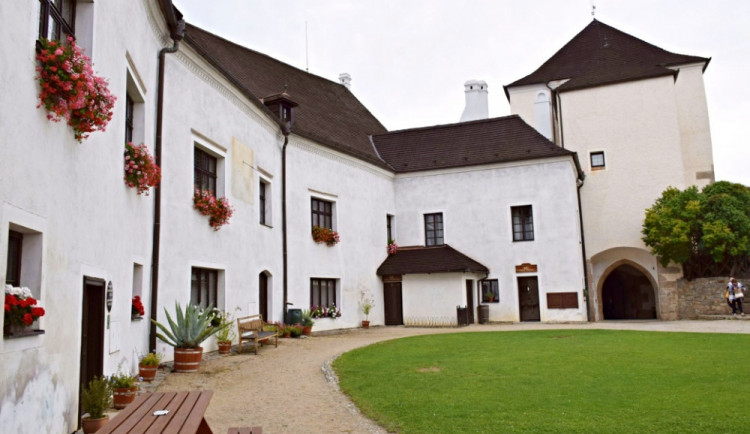 Na mnohé znovuzrozené či dříve opomíjené památky se vrací život