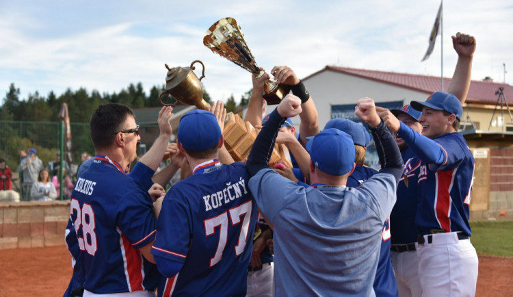 Softbalisté Ledenic vyhráli poprvé v historii českou extraligu.