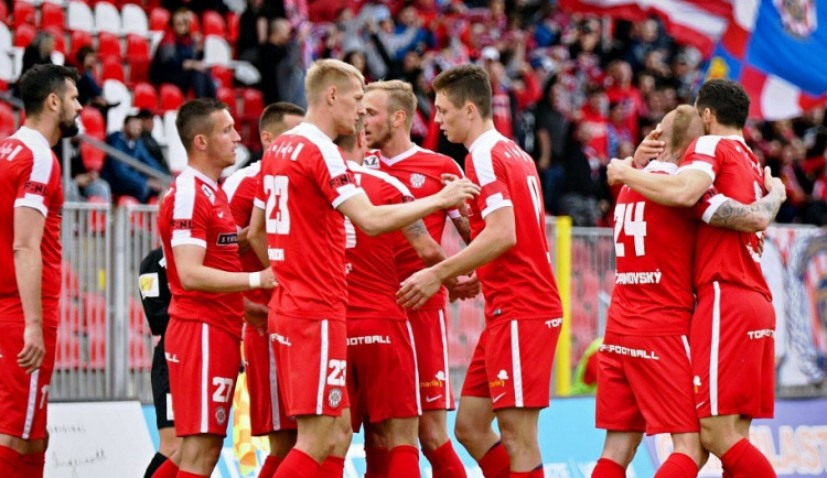 SOUTĚŽ: Zbrojováci dnes v premiéře pod novým trenérem vyzvou doma Varnsdorf