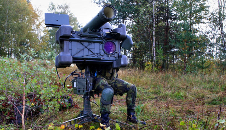 Hodnotitelé z NATO sledovali v Boleticích, jak strakoničtí vojáci  bojují se vzdušným protivníkem
