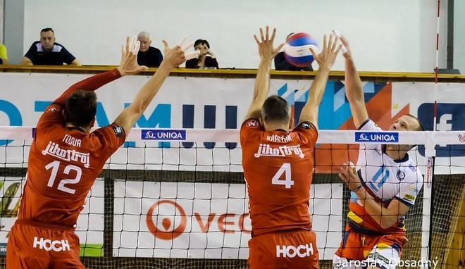 V televizní dohrávce třetí kola UNIQA volejbalové extraligy mužů 2019/20 nenechala Ostrava loňského mistra na své palubovce ani na chvíli nadechnout.