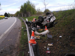 Řidič osobáku usnul a zabil spolujezdce, za usmrcení z nedbalosti bude trestně stíhán