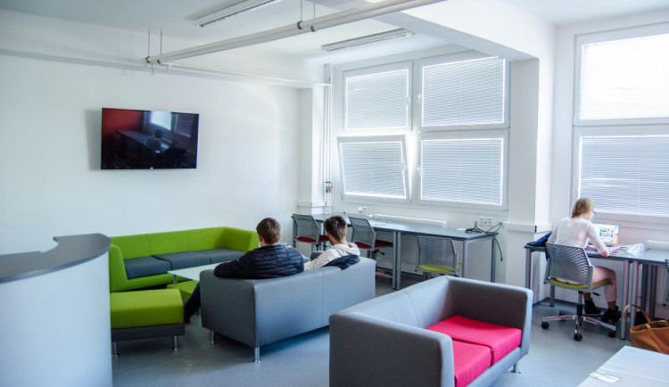 Na VŠTE otevřeli kariérní centrum a k němu i kavárnu