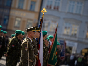 České Budějovice si připomněli 101. výročí vzniku republiky vojenskou přehlídkou