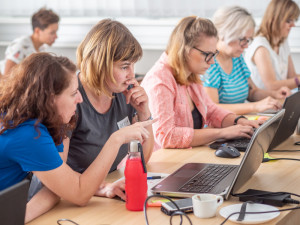 Hodíte se do IT? Czechitas vám pomůžou obrátit kariéru naruby