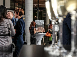 Baví mě propojovat hudbu a malbu, říká umělec Vladimíř Kiseljov. V Pianu představil své obrazy