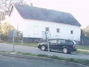 Policie vyšetřuje pád cyklisty, hledá svědkyni v osobáku