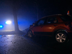 U Ledenic se stala tragická dopravní nehoda, řidič osobáku zemřel