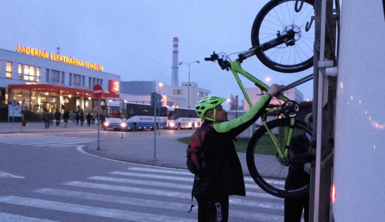 Více než šest stovek letos přepravily cyklobusy do elektrarny Temelin