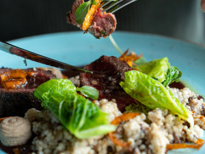 Restaurace Pizza Coloseum otevírá každý pracovní den už v 8:00, o víkendech o dvě hodiny později a zavírá ve 22:00.