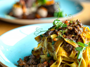 Restaurace Pizza Coloseum otevírá každý pracovní den už v 8:00, o víkendech o dvě hodiny později a zavírá ve 22:00.