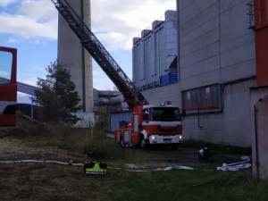 Písečtí hasiči za sebou mají dvě taktická cvičení, v jednom případě spadl člověk do sila