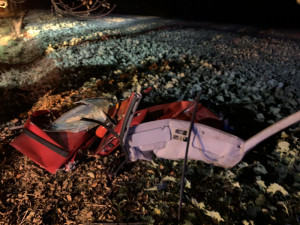 K tragické dopravní nehodě došlo dnes večer u obce Olešná na Písecku. Osmačtyřicetiletý řidič dostal na mírně namrzlé silnici pravděpodobně smyk a narazil do stromu. Svým zraněním bohužel na místě podlehl.