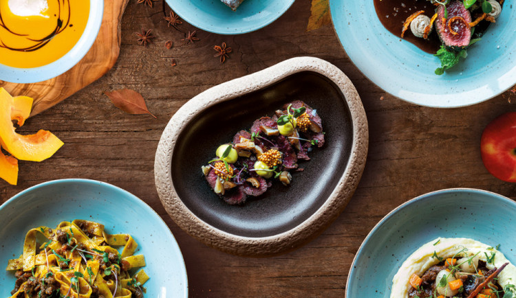 Restaurace Pizza Coloseum otevírá každý pracovní den už v 8:00, o víkendech o dvě hodiny později a zavírá ve 22:00.