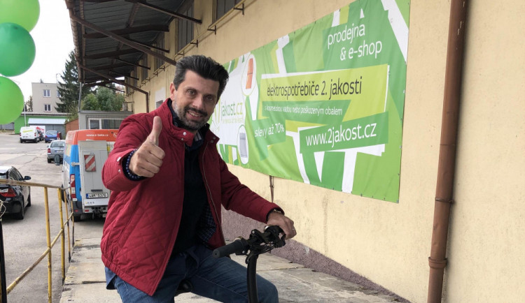 Přemýšlíte každoročně, co dát komu k Vánocům? Jak ušetřit a přitom potěšit? Zkoušeli jste už nakoupit na 2jakost.cz?