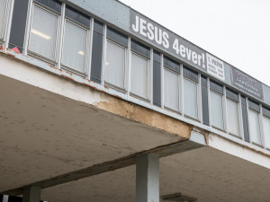 Město odstraní přístřešky na Šumavě. Jsou v havarijním stavu